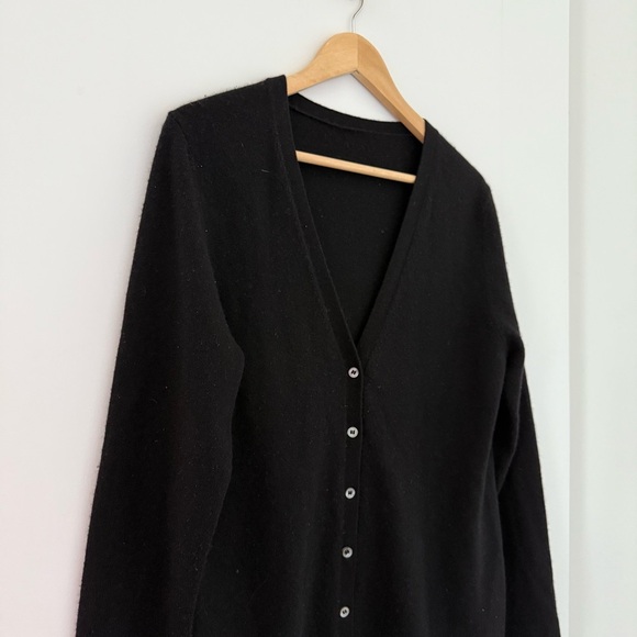 Vintage black classic cashmere cardigan - Medium - Picture 3 of 5